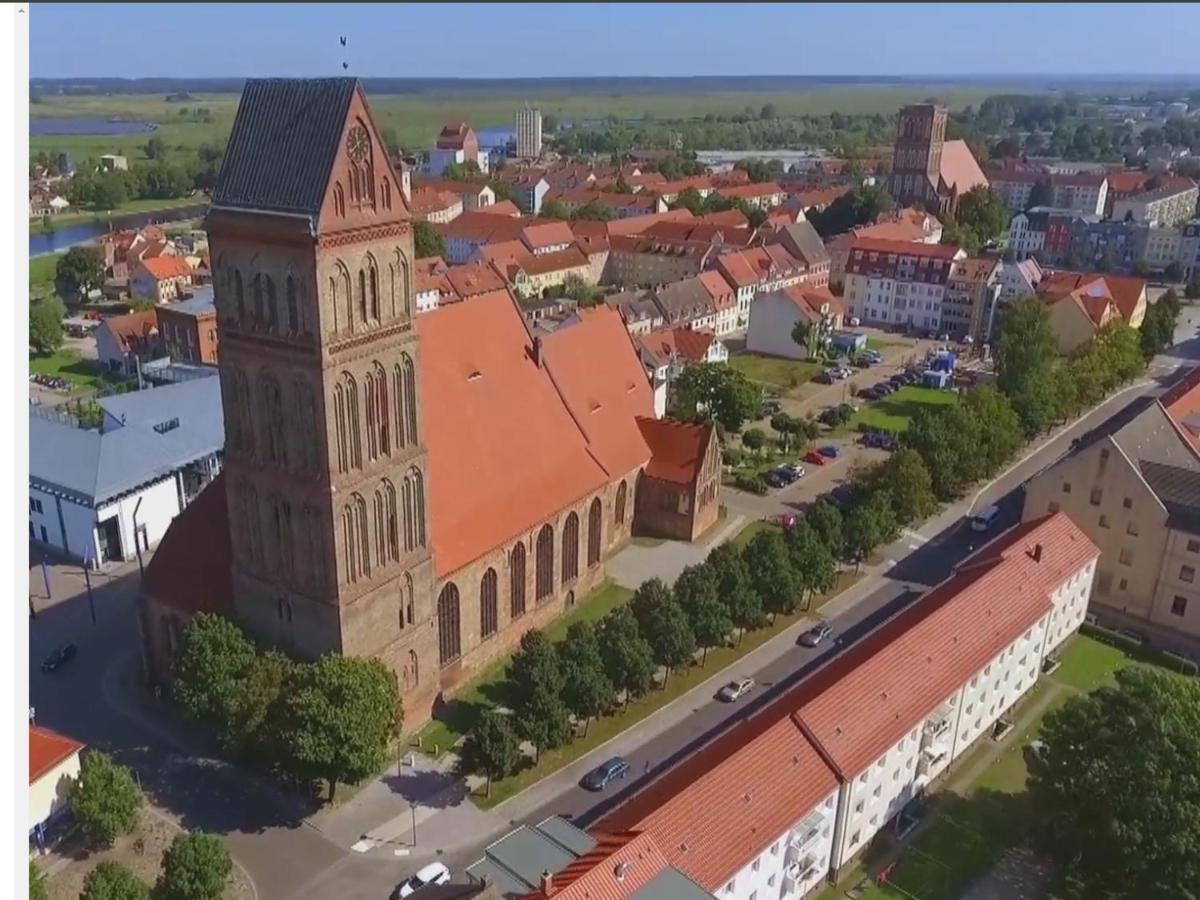 Ferienwohnung Kastanienblick Oder Parkblick, Oder Unser Radlerzimmer! Ziethen  Buitenkant foto